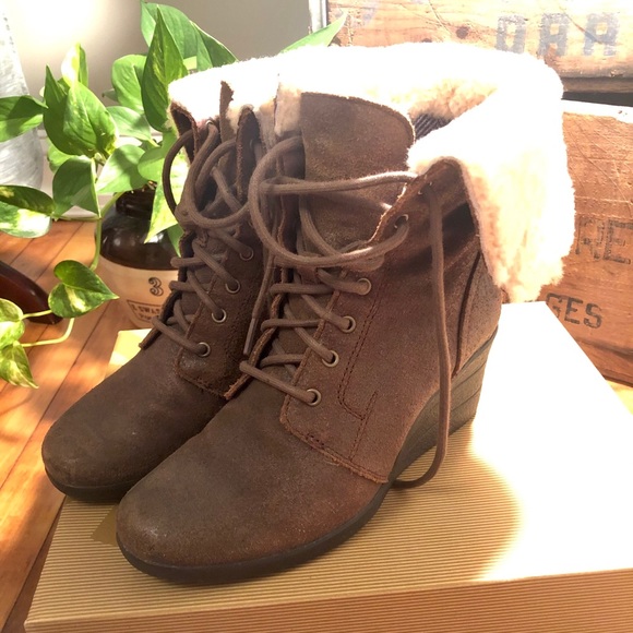 UGG Zea Waterproof Lined Wedge Shearling Boot 7 - Picture 5 of 10